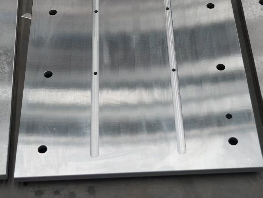 Tangshan Marine Engineering Machinery Laser Cladding Iron Liner Plate, Wear-resistant and Impact-resistant, Repair and New Production One-stop Service